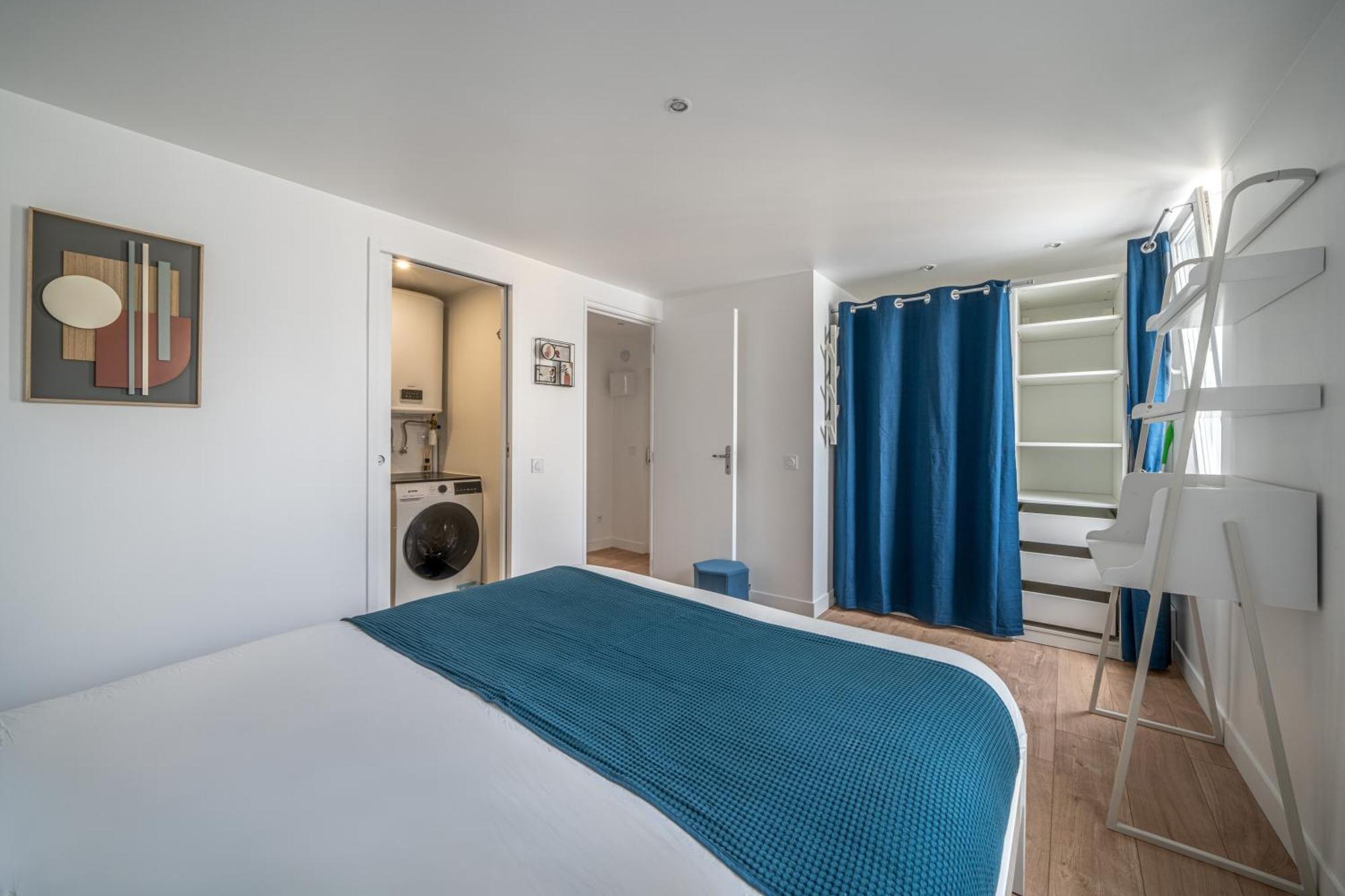 Le Versailles Soleil Classe 3 Etoiles Charme & Vue Chapelle Royale Exterior foto
