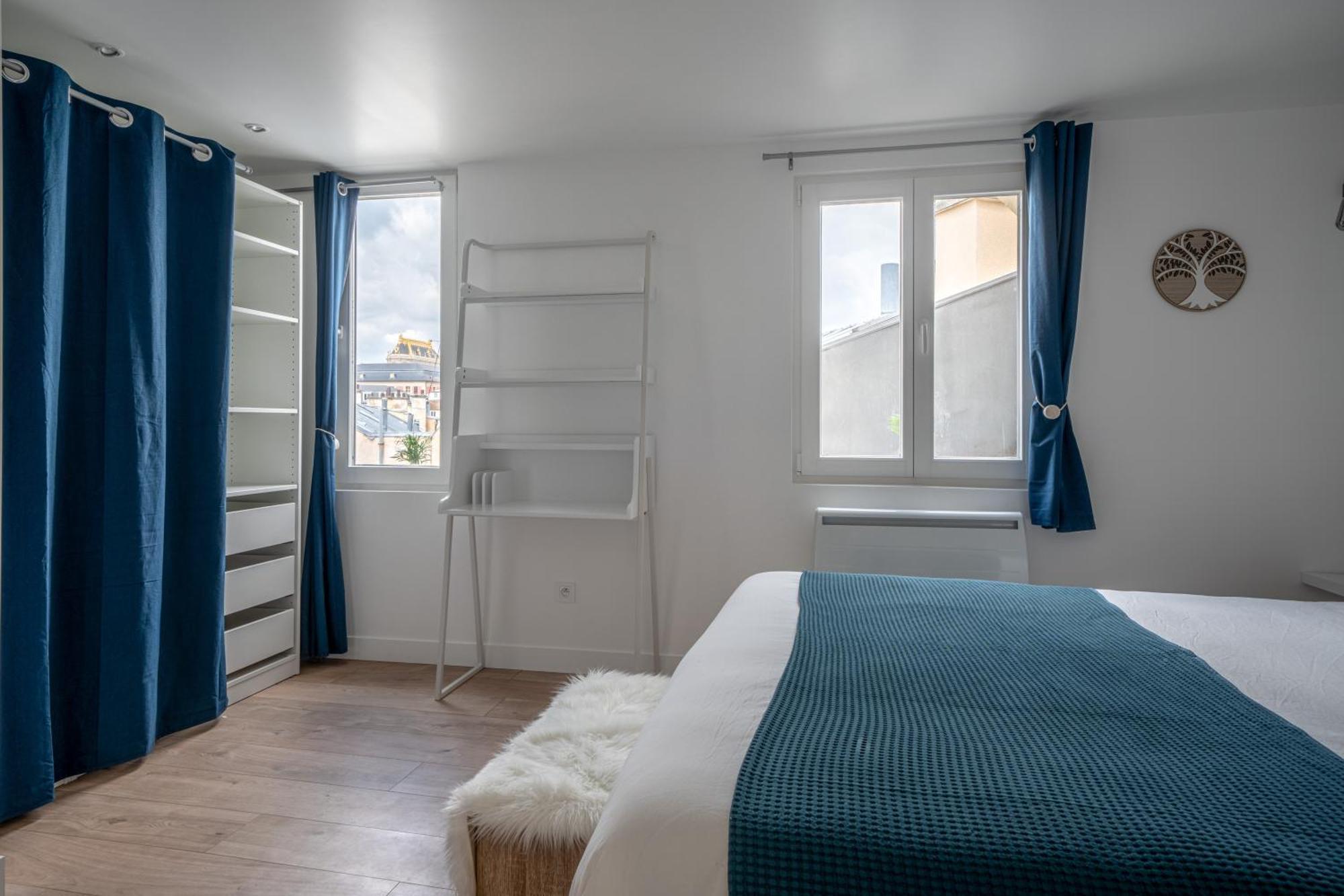Le Versailles Soleil Classe 3 Etoiles Charme & Vue Chapelle Royale Exterior foto