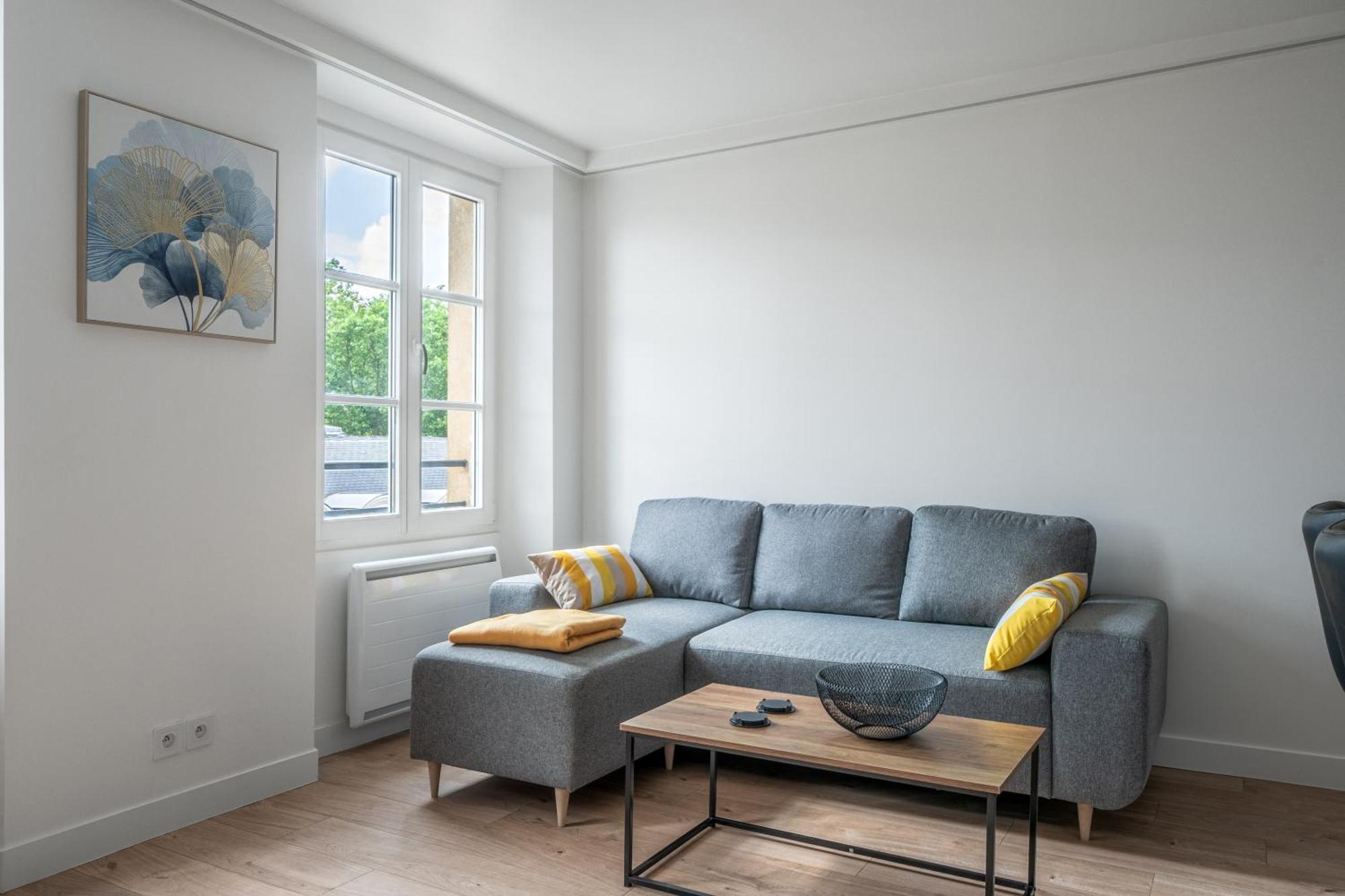 Le Versailles Soleil Classe 3 Etoiles Charme & Vue Chapelle Royale Exterior foto